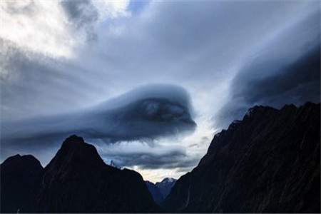 黑龍江自考本科和獨立本科哪個好?